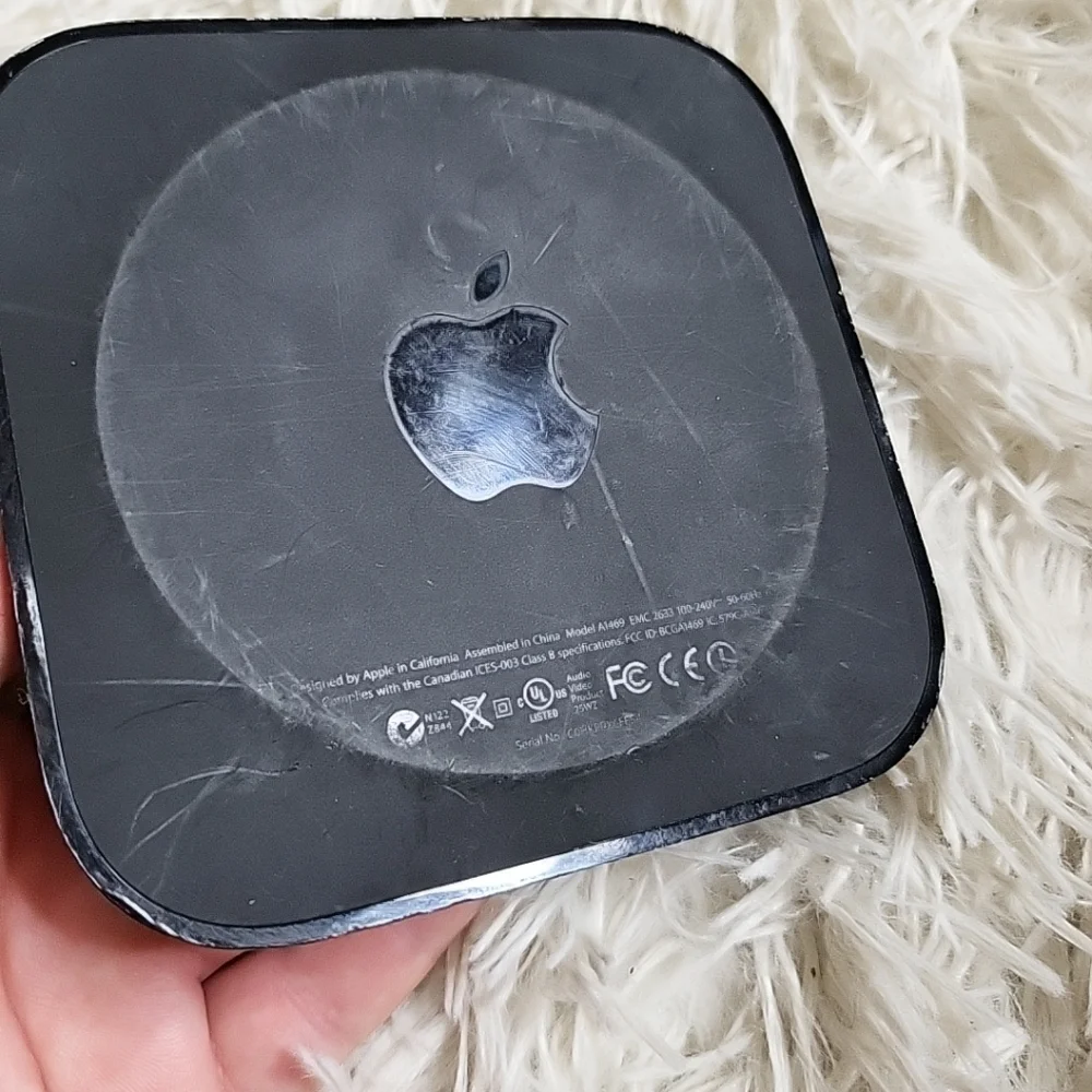 Apple TV A1469 (3rd Generation) HD Media Streaming Device - No Remote